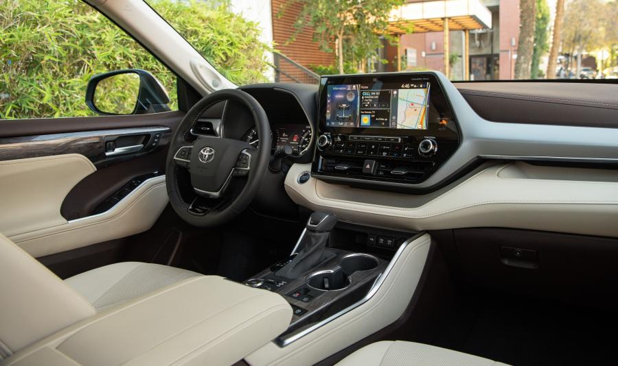 Интерьер Toyota Highlander Platinum AWD 2019 года  (NA) (фото 27 из 41)